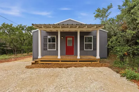 3006 Moon Ct, Granbury, TX 76049