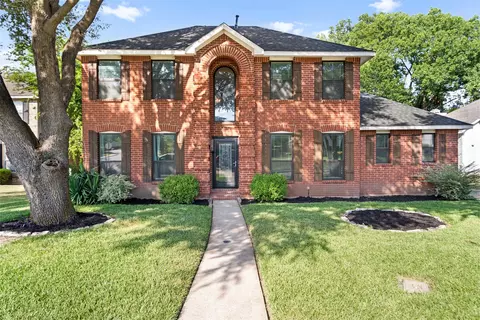 404 Lemontree Ln, Desoto, TX 75115