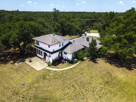 709 Cooks Ln, Fort Worth, TX 76120