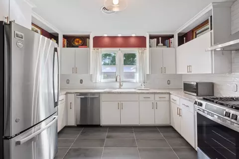 Kitchen - 3135 N 27th St, Waco, TX 76708 photo 2 of 3
