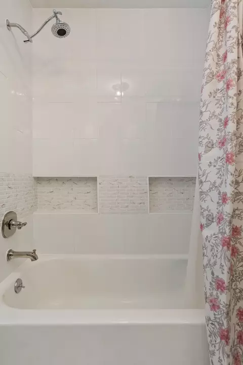 Bath - 3135 N 27th St, Waco, TX 76708 photo 2 of 3