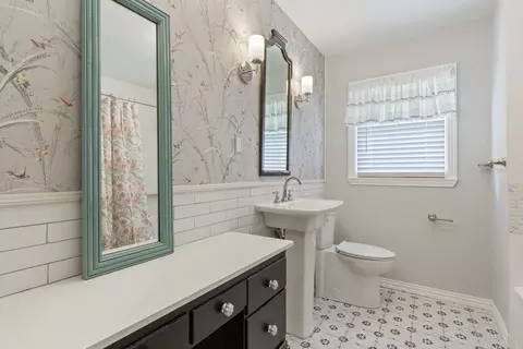 Bath - 3135 N 27th St, Waco, TX 76708 photo 1 of 3