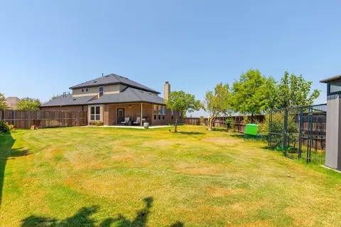 Exterior - 16721 Millenium Park Pl, Prosper, TX 75078 photo 4 of 9