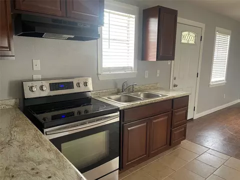 304 Front St, Pottsboro, TX 75076