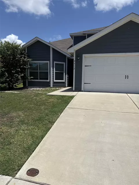 8512 Buck Mountain Pass, Fort Worth, TX 76179