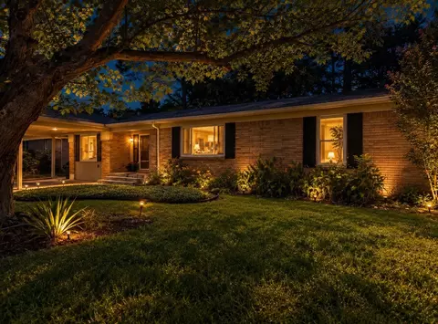 828 Billie Ruth Ln, Hurst, TX 76053