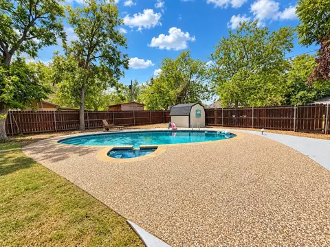 1702 SE 22nd Ave, Mineral Wells, TX 76067