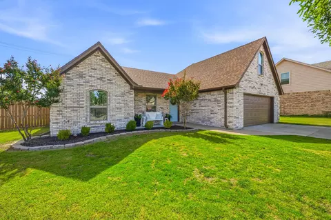 1131 Greens Creek Cir, Stephenville, TX 76401
