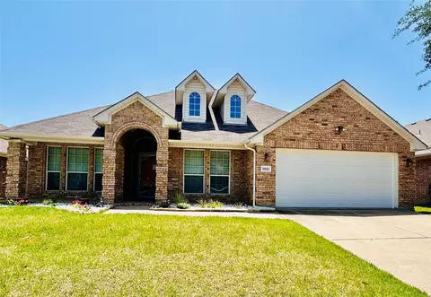 5851 Lorenzo Dr, Grand Prairie, TX 75052