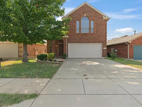 12129 Walden Wood Dr, Fort Worth, TX 76244