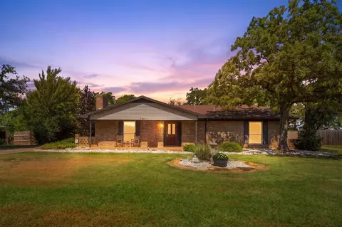 706 Squires Ln, Krugerville, TX 76227