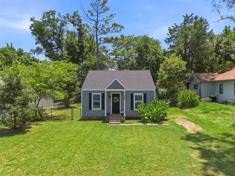 707 W Water St, Weatherford, TX 76086
