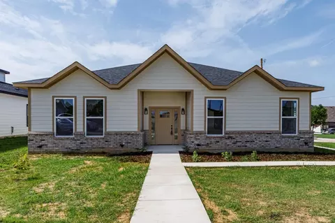 720 A D Mosley St, Ferris, TX 75125