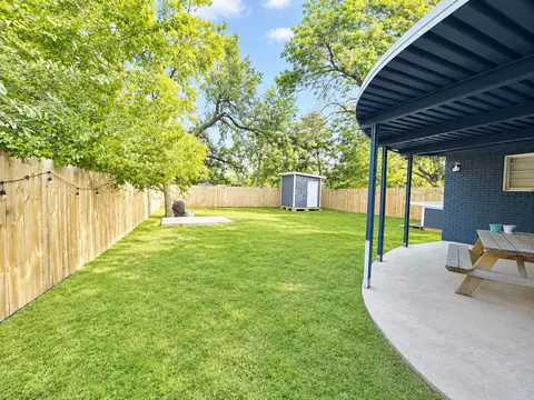 Exterior - 1101 E Sunset St, Waco, TX 76704 photo 4 of 5