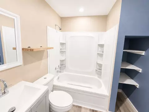 Bath - 1101 E Sunset St, Waco, TX 76704 photo 2 of 2
