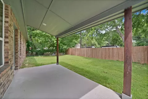 Exterior - 407 E Willingham St, Cleburne, TX 76031 photo 8 of 9