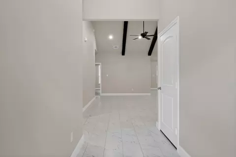 Entry Way - 407 E Willingham St, Cleburne, TX 76031 photo 1 of 5