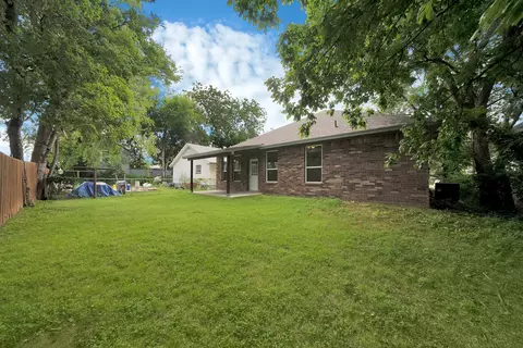 Exterior - 407 E Willingham St, Cleburne, TX 76031 photo 7 of 9
