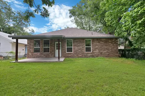 Other - 407 E Willingham St, Cleburne, TX 76031 photo 2 of 7