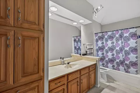 Bath - 521 Blanco Dr, Mesquite, TX 75150 photo 3 of 5