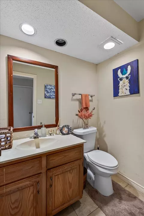 Bath - 521 Blanco Dr, Mesquite, TX 75150 photo 5 of 5