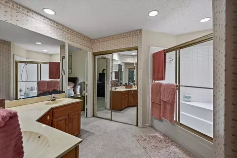 Bath - 521 Blanco Dr, Mesquite, TX 75150 photo 2 of 5