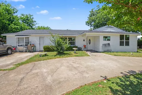 3623 Castle Hills Dr, Dallas, TX 75241