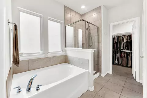 Bath - 4534 Kipling Ave, Aubrey, TX 76227 photo 1 of 3