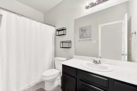 Bath - 4534 Kipling Ave, Aubrey, TX 76227 photo 3 of 3