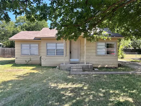 8814 Spaugh Ct, White Settlement, TX 76108
