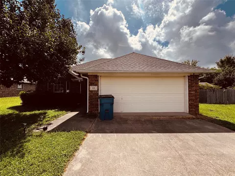 106 Oak Ln, Ladonia, TX 75449