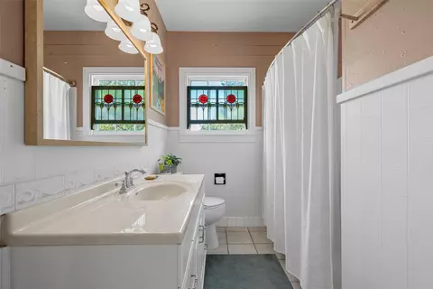 Bath - 2730 Live Oak Ave, Waco, TX 76708 photo 1 of 2