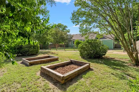 Exterior - 2730 Live Oak Ave, Waco, TX 76708 photo 5 of 8