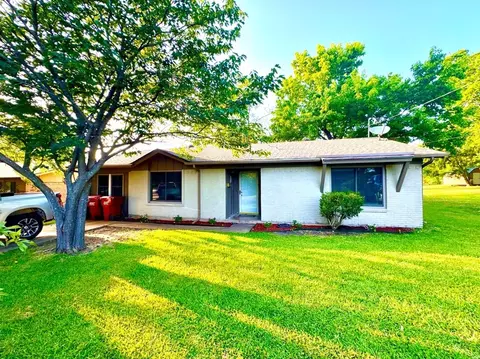404 Neathery St, Farmersville, TX 75442