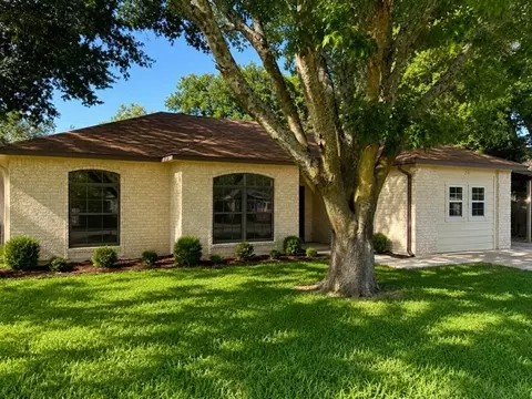 216 Monica St, Glenn Heights, TX 75154