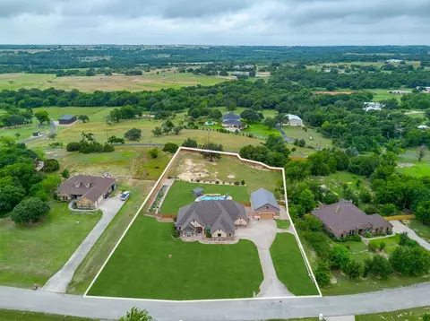 179 N Star Crossing Ln, Weatherford, TX 76088