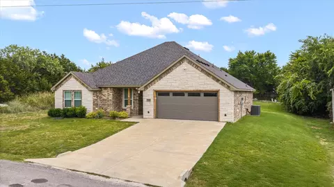 2309 Christine Dr, Granbury, TX 76048