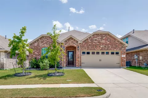 704 Pistachio Pkwy, Forney, TX 75126