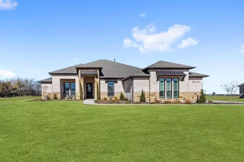 9316 Bluestem Ln, Dish, TX 76247