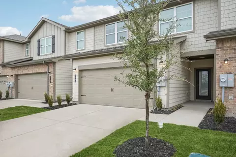 912 Penrose Dr, Cedar Hill, TX 75104