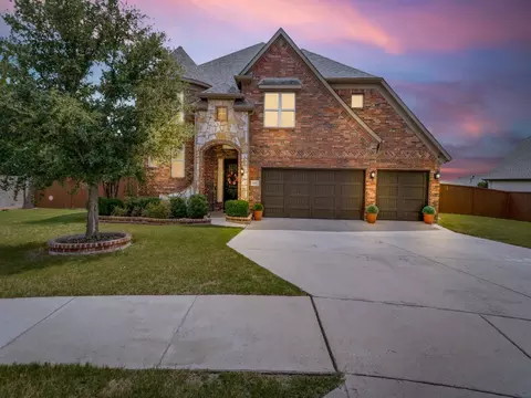 11901 Drummond Ln, Fort Worth, TX 76108