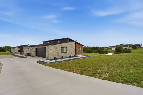 238 Martin Dr, Granbury, TX 76049