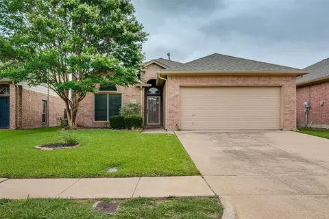 5916 Big Flat Dr, Fort Worth, TX 76131