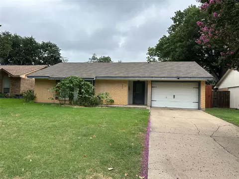 617 Dewberry Dr, Lewisville, TX 75067