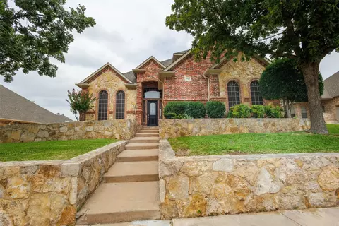 7921 Shady Oaks Dr, North Richland Hills, TX 76182