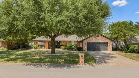 1003 Prairie Wind Blvd, Stephenville, TX 76401