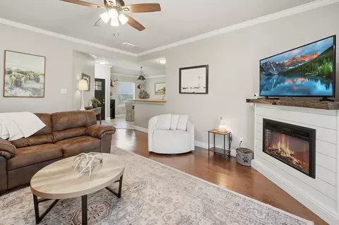 807 Lee St, Tioga, TX 76271