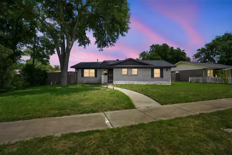 222 Rockaway Dr, Duncanville, TX 75116