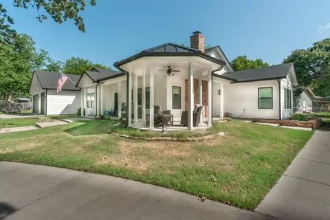 131 Lakeway Ln, Gun Barrel City, TX 75156