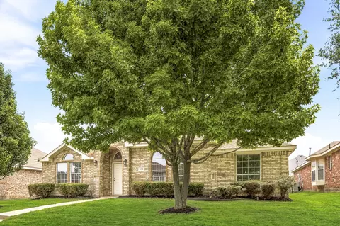 1138 Hampshire Ln, Cedar Hill, TX 75104